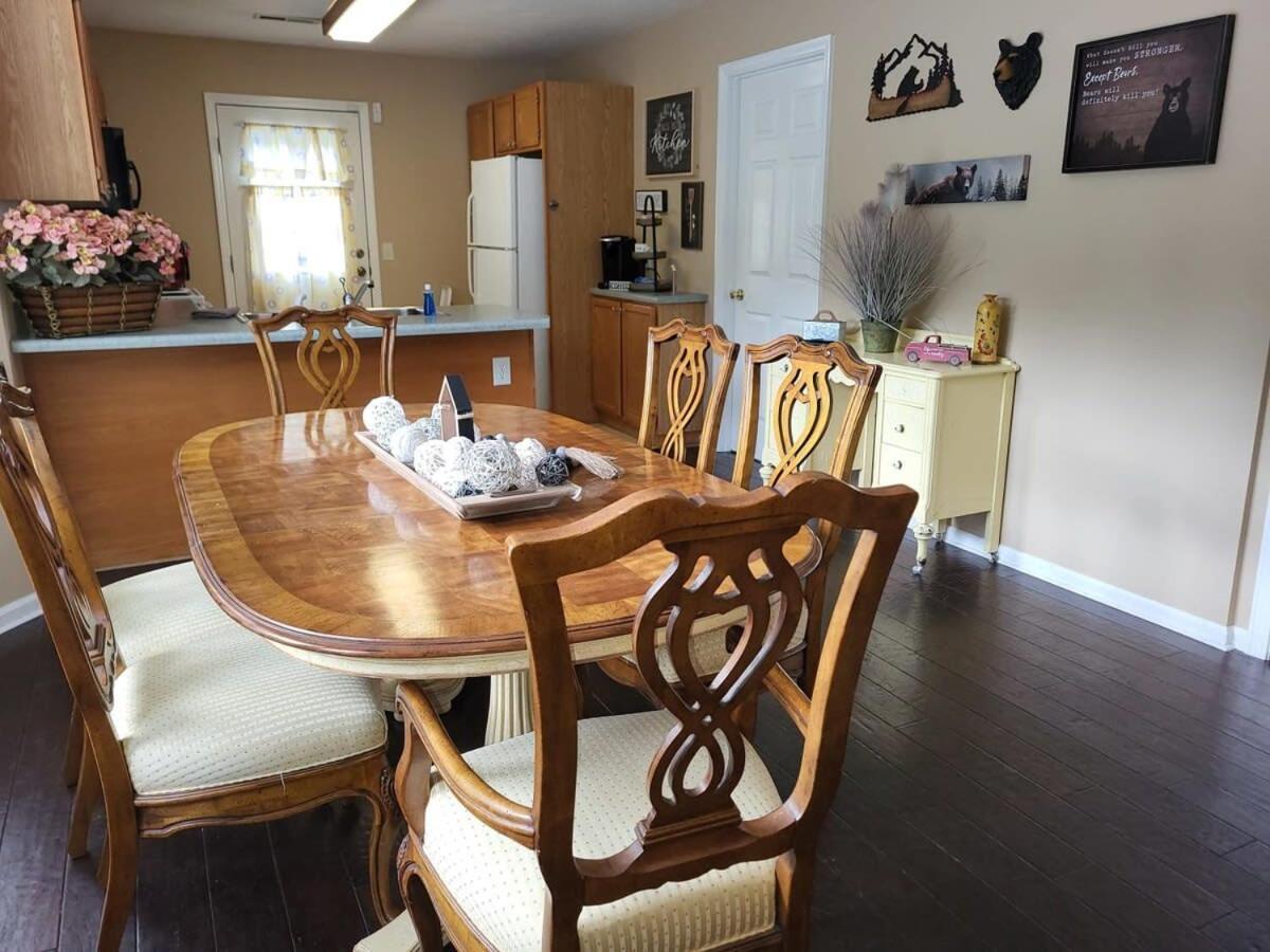 Cozy Pigeon Forge Home W Hot Tub Near River Exterior foto