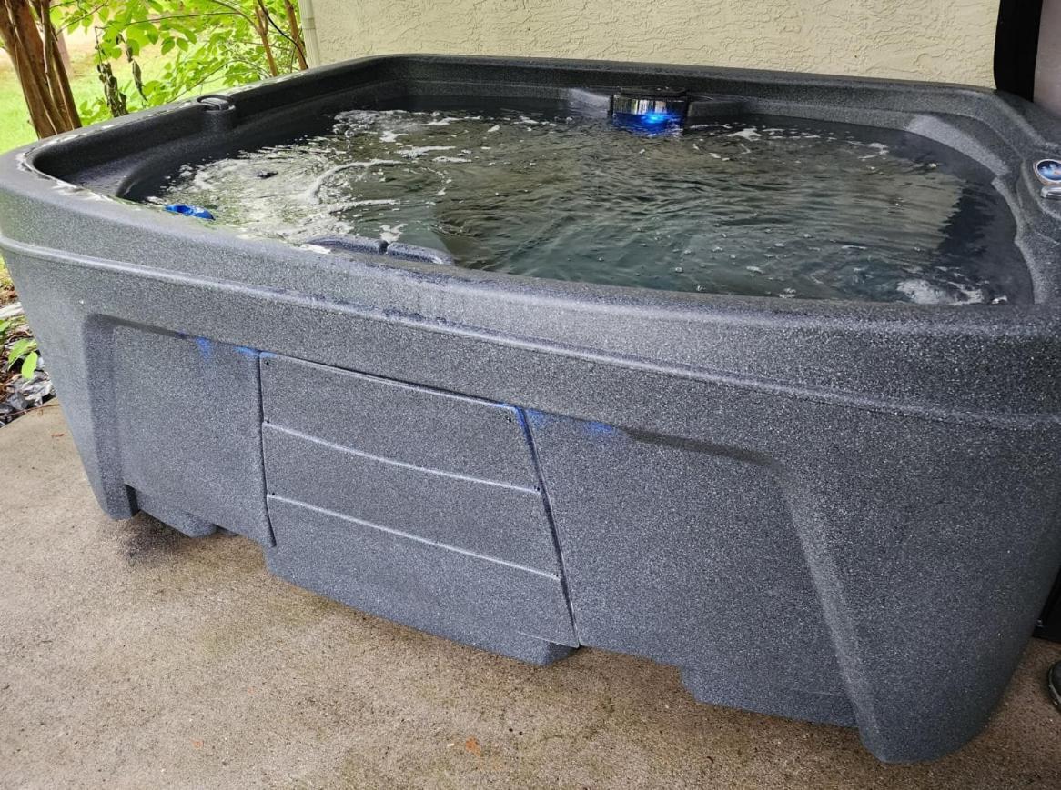 Cozy Pigeon Forge Home W Hot Tub Near River Exterior foto